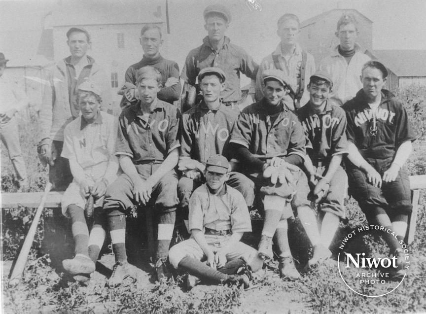 Niwot Farmers Baseball Team