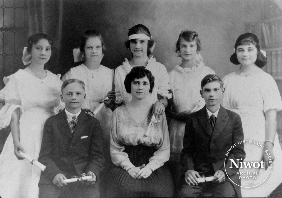 Niwot School Class of 1921